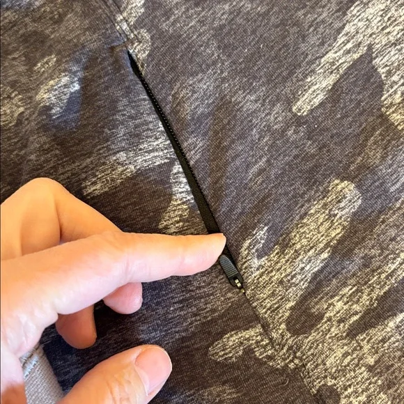 LULULEMON RUNDERFUL CAMO TOP - Picture 9 of 11